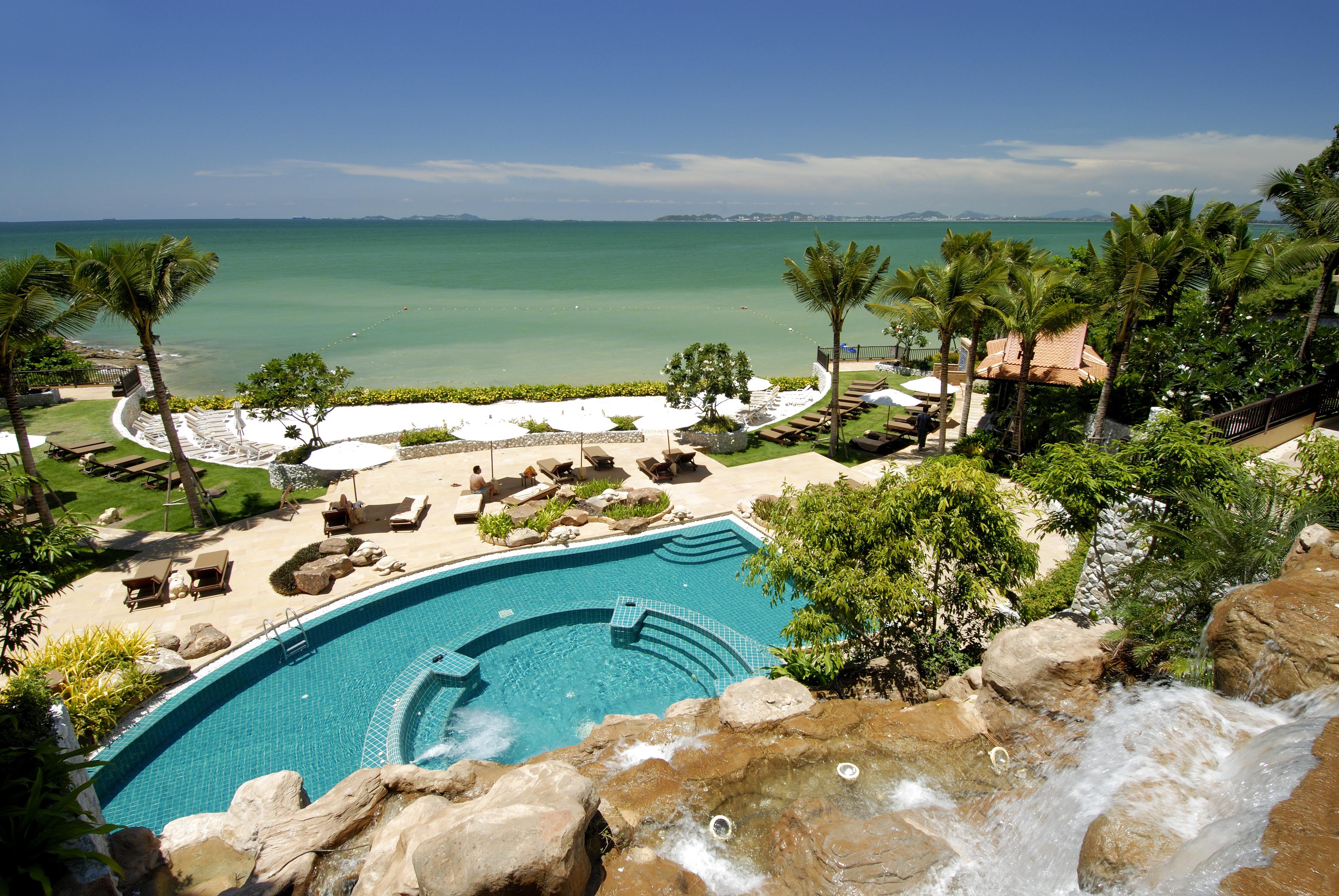 Garden Cliff Resort And Spa Pattaya Exterior foto