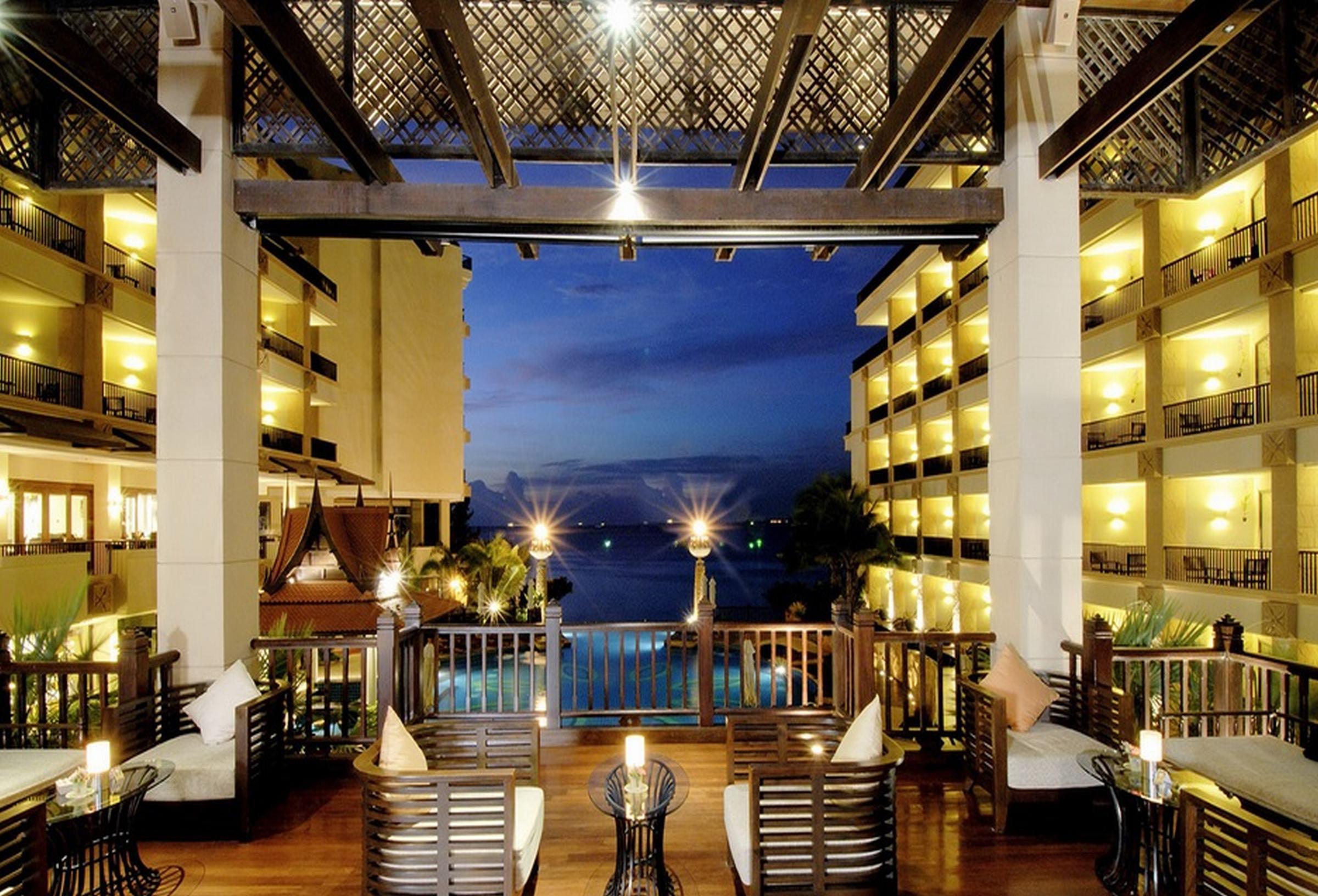 Garden Cliff Resort And Spa Pattaya Exterior foto