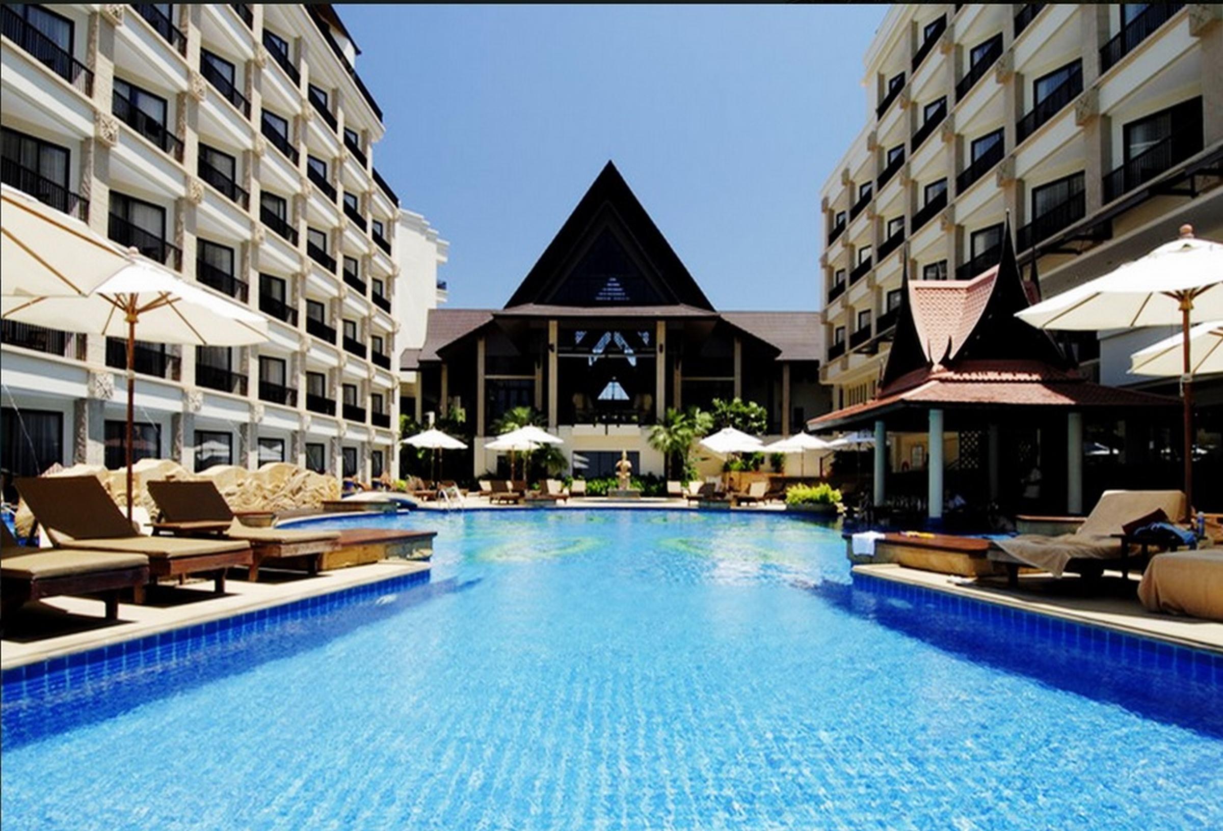 Garden Cliff Resort And Spa Pattaya Exterior foto