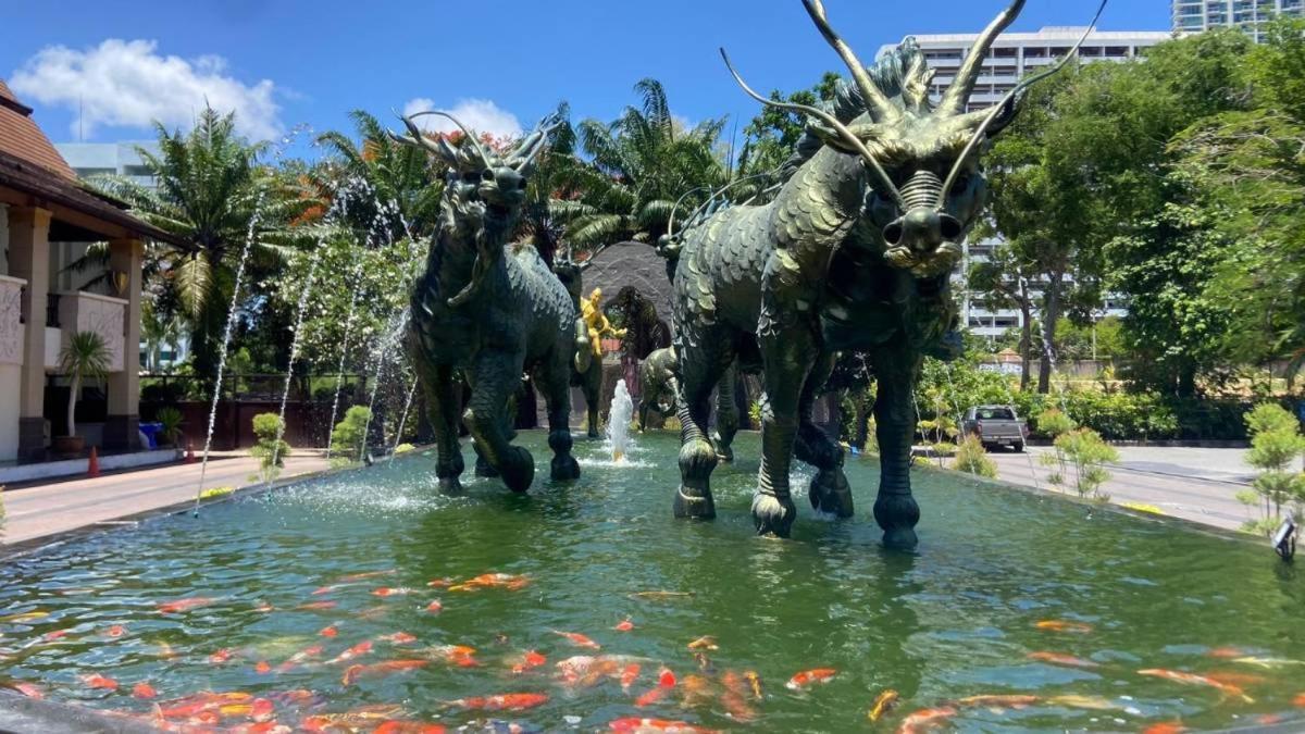 Garden Cliff Resort And Spa Pattaya Exterior foto