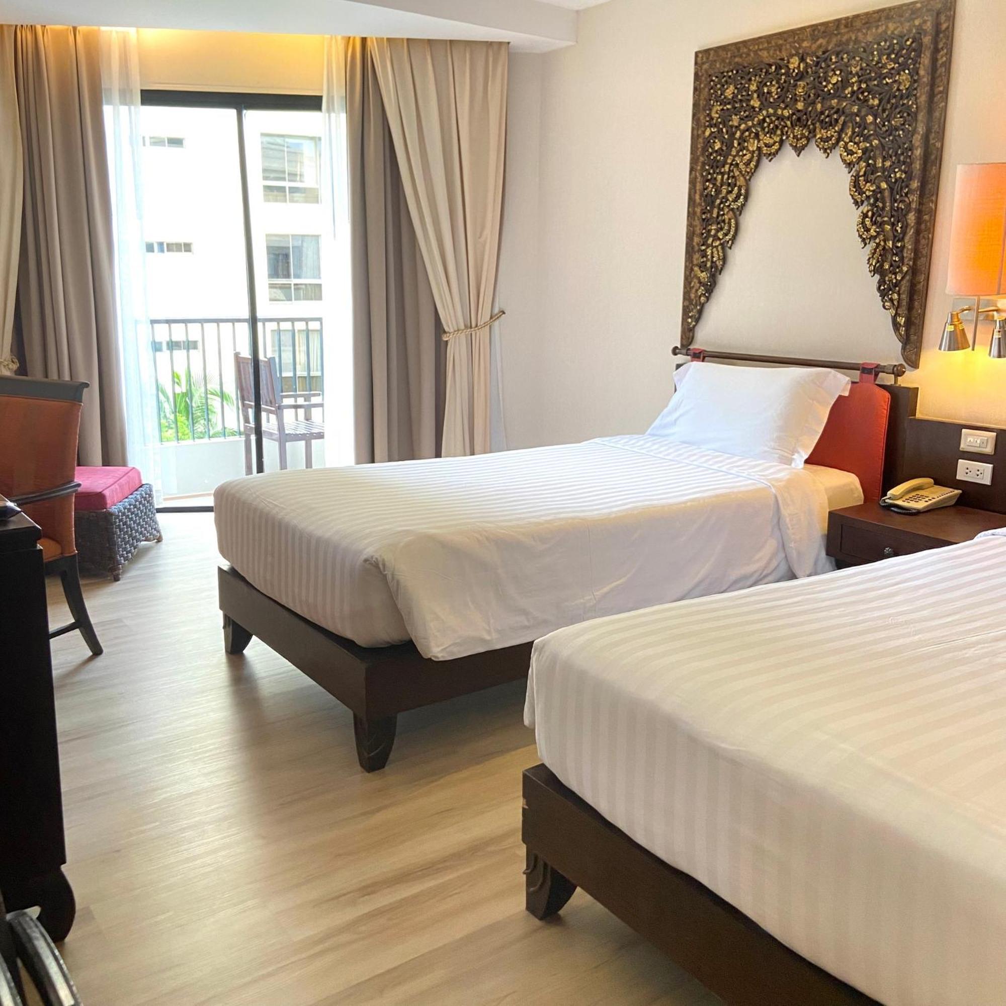 Garden Cliff Resort And Spa Pattaya Exterior foto