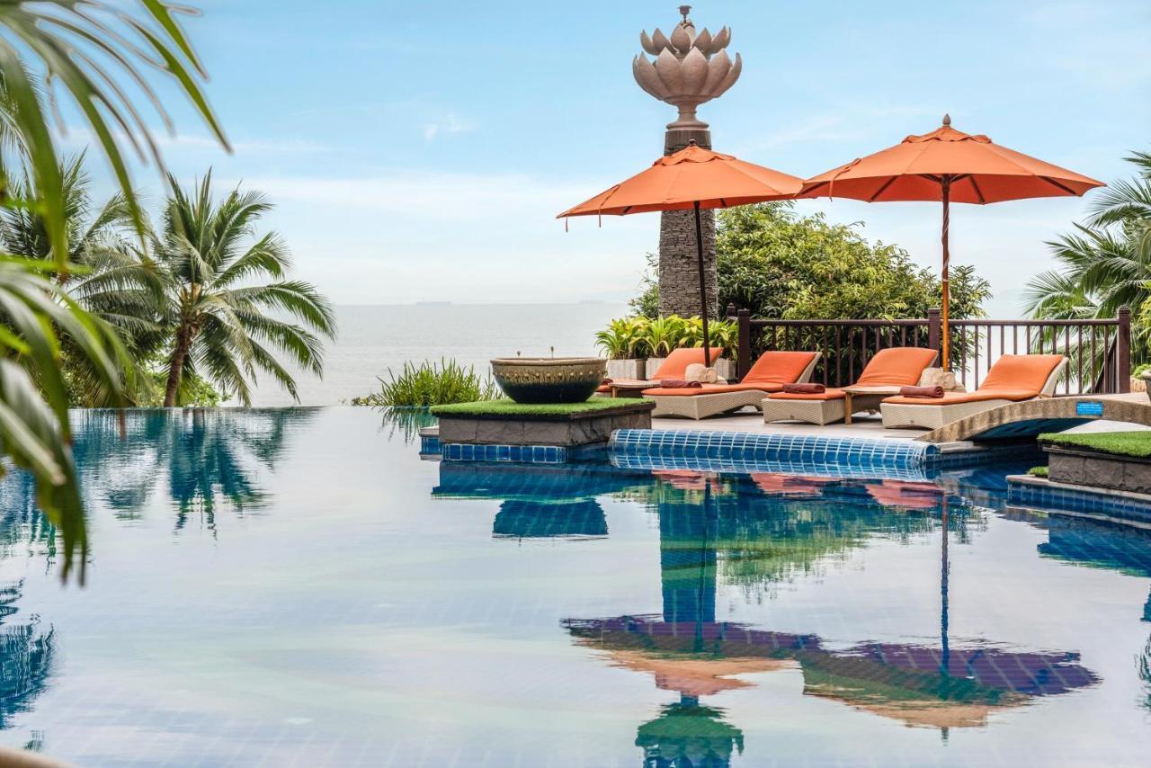 Garden Cliff Resort And Spa Pattaya Exterior foto